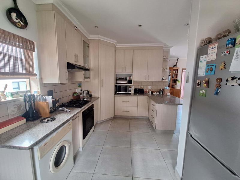 6 Bedroom Property for Sale in Seemeeu Park Western Cape